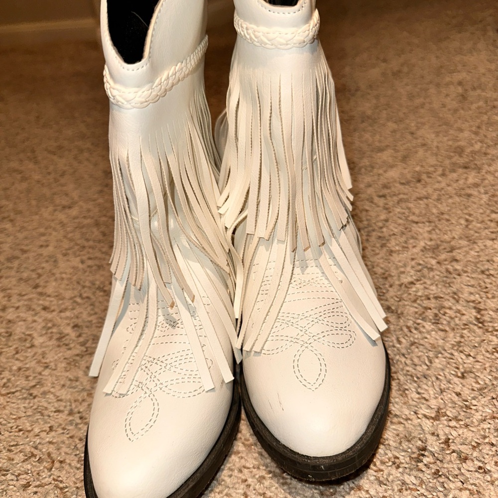 Fringe White  Boots